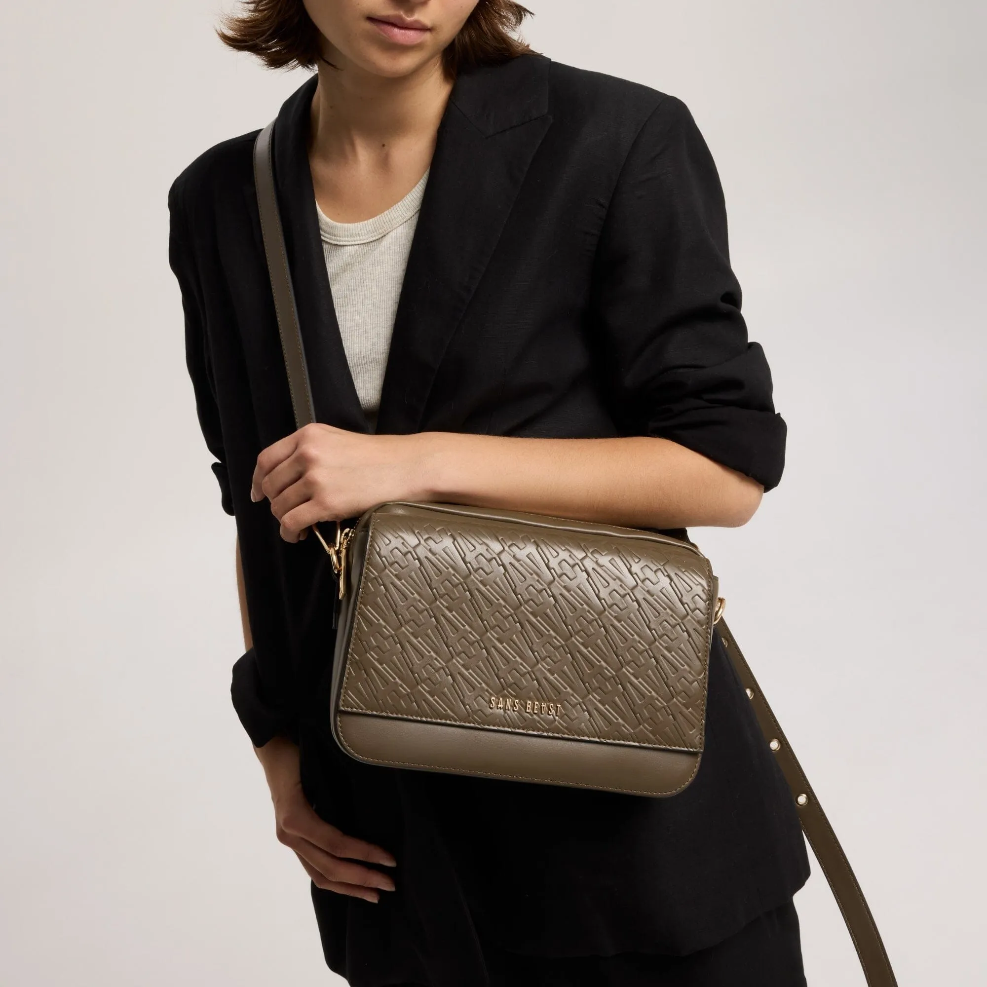 Voyage Crossbody - Fudge