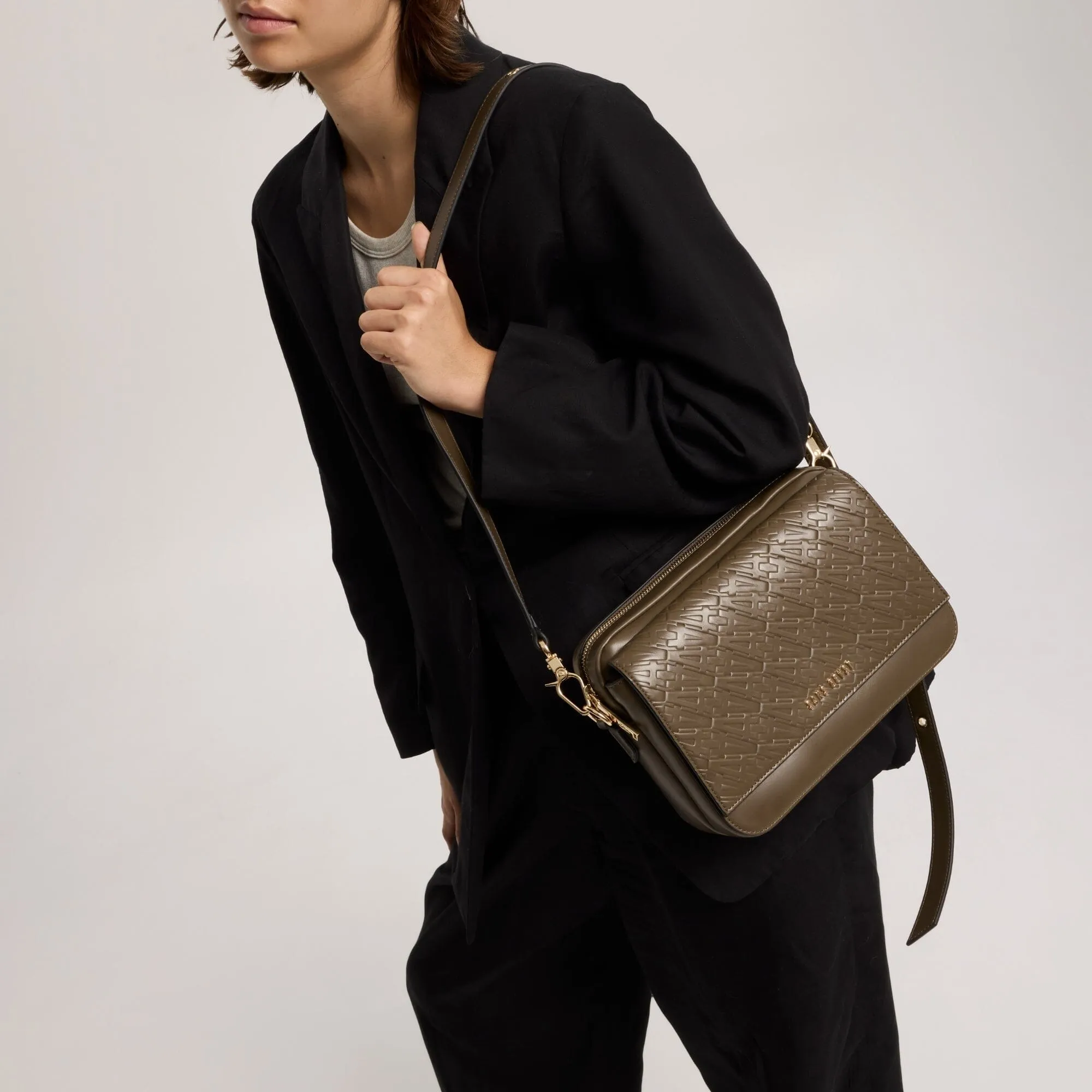 Voyage Crossbody - Fudge